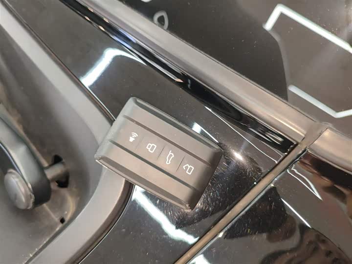 Фото 9 - Tank 300