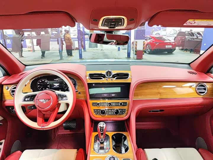 Фото 4 - Bentley Bentayga