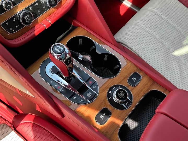 Фото 6 - Bentley Bentayga