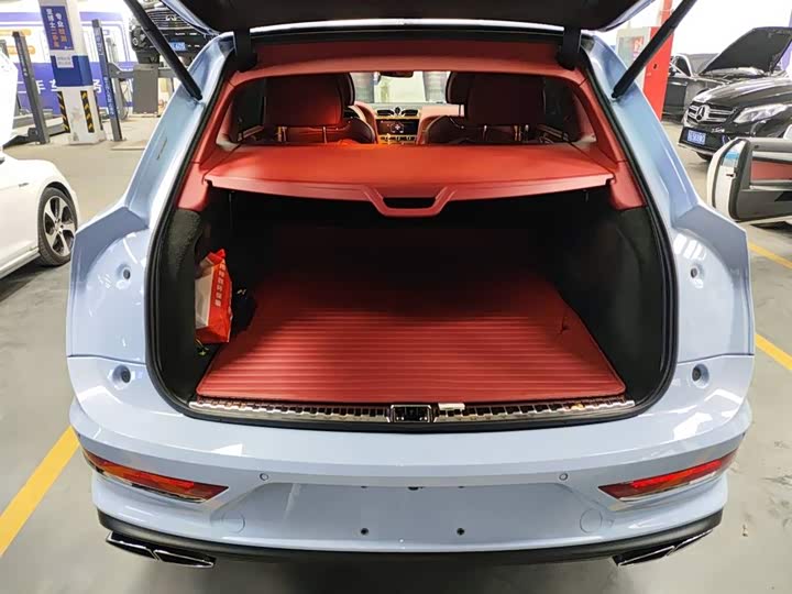 Фото 8 - Bentley Bentayga