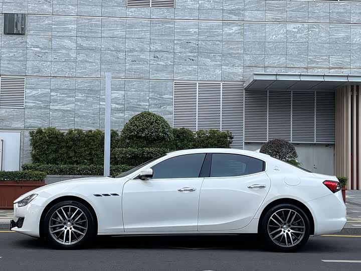 Фото 3 - Maserati Ghibli