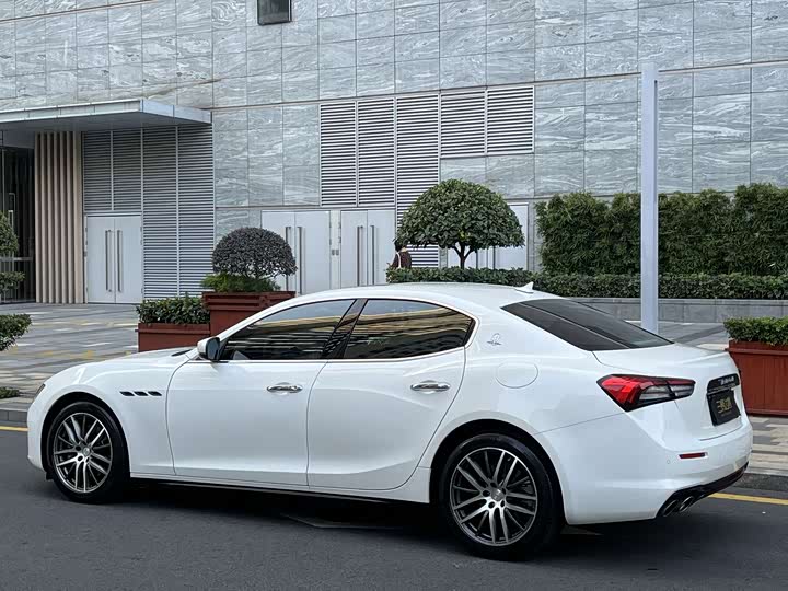 Фото 4 - Maserati Ghibli