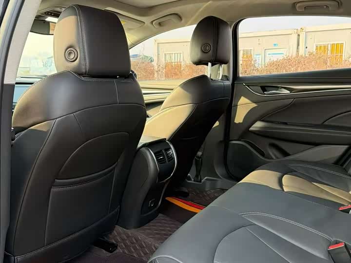 Фото 7 - Buick LaCrosse