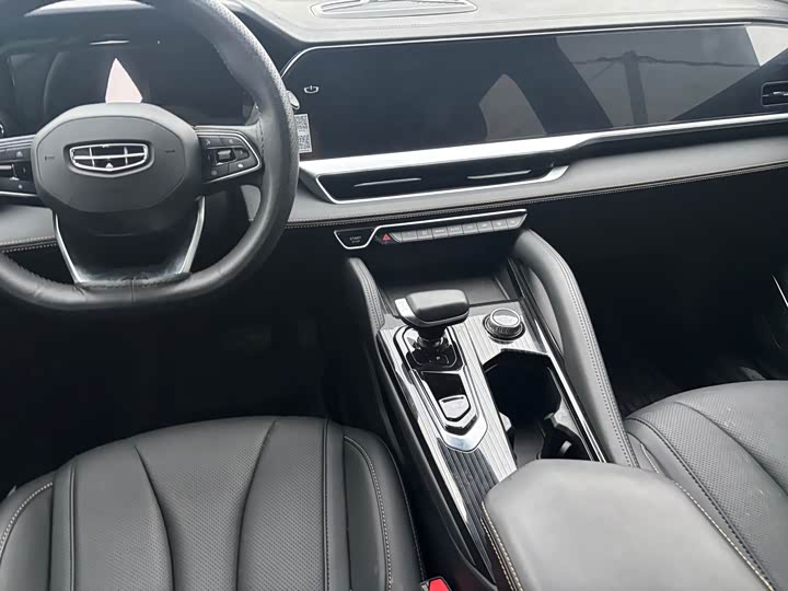 Фото 4 - Geely Monjaro