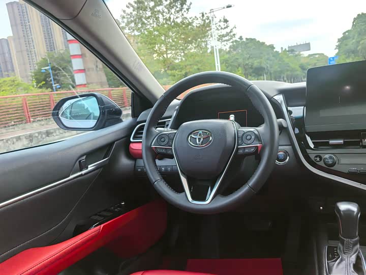 Фото 7 - Toyota Camry