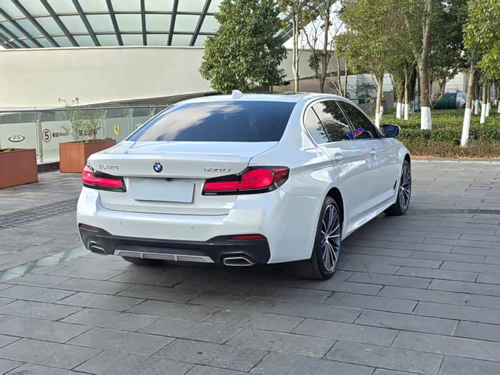 Фото 6 - BMW 5 Series