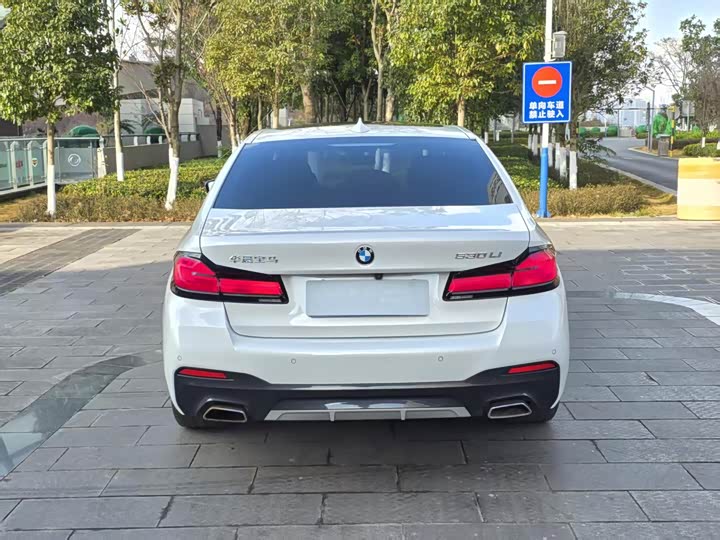 Фото 8 - BMW 5 Series