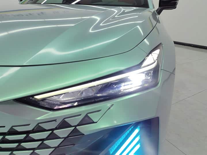 Фото 5 - Changan UNI-V Hybrid