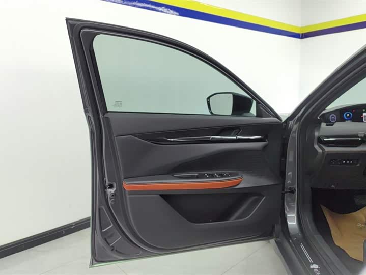 Фото 7 - Changan UNI-V Hybrid