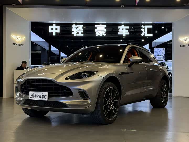 Фото 1 - Aston Martin DBX