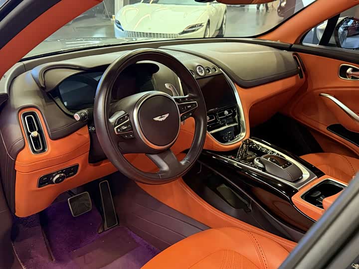 Фото 7 - Aston Martin DBX