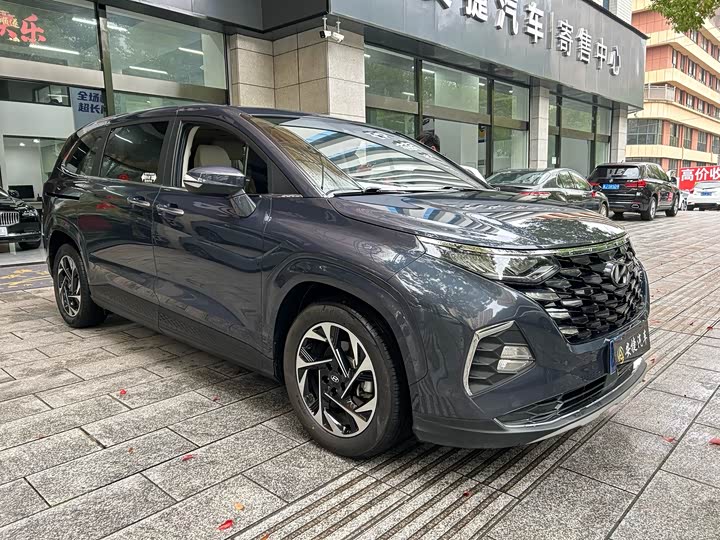 Фото 2 - Hyundai Custo