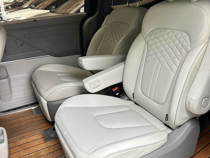 Фото 6 - Hyundai Custo