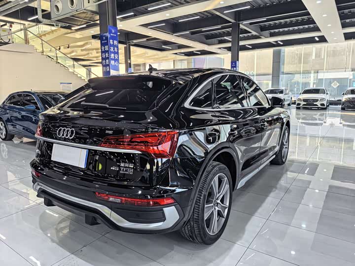 Фото 5 - Audi Q5L Sportback