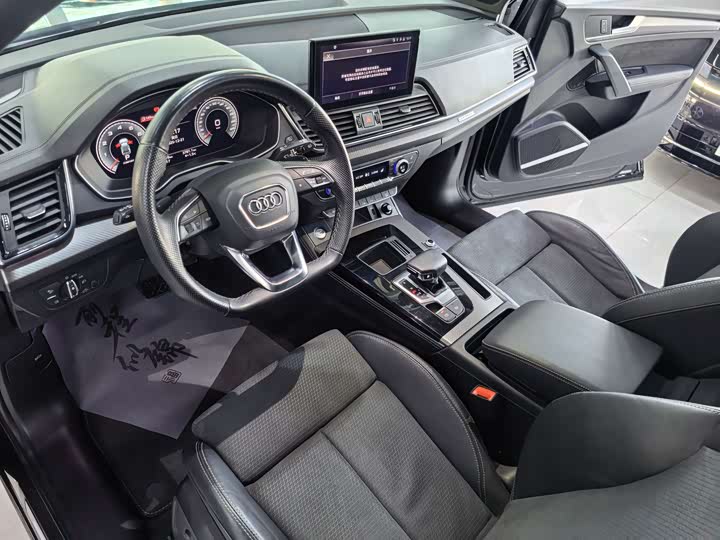 Фото 6 - Audi Q5L Sportback