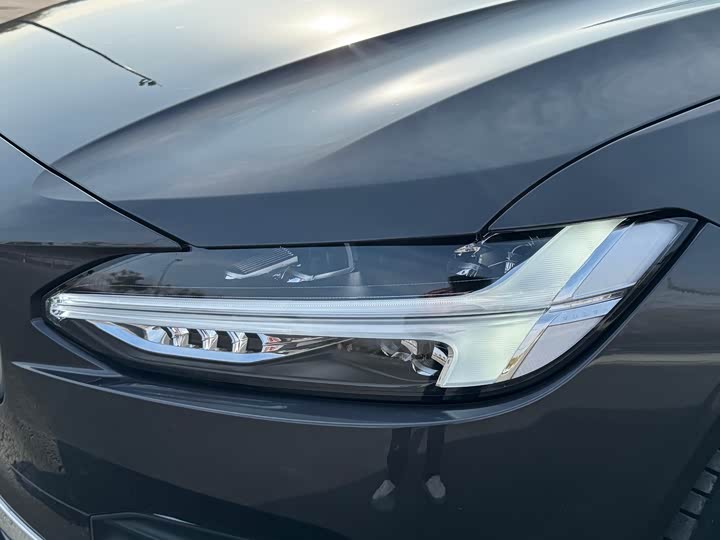 Фото 5 - Volvo S90