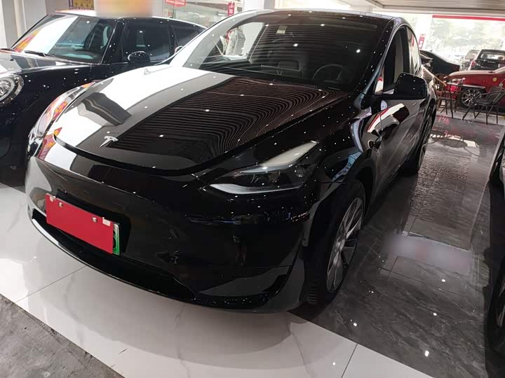 Фото 2 - Tesla Model Y
