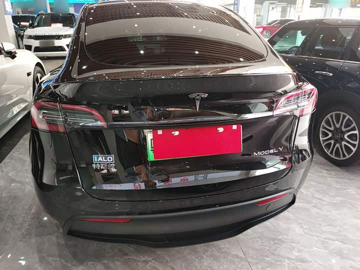 Фото 6 - Tesla Model Y