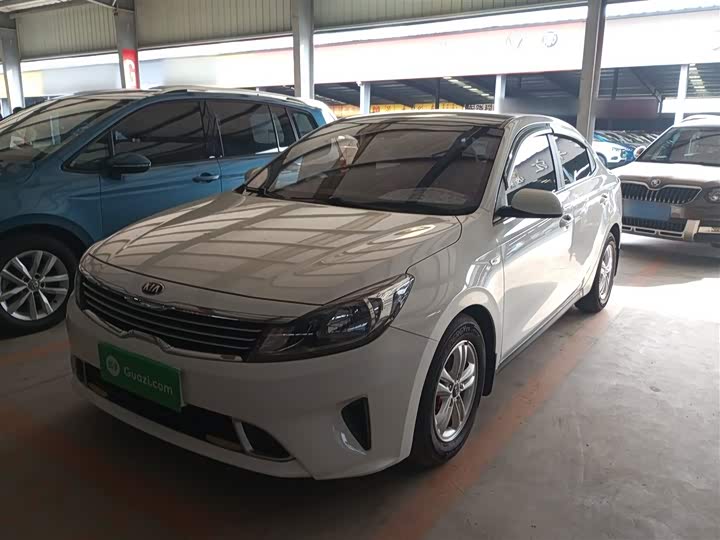 Фото 2 - Kia Forte