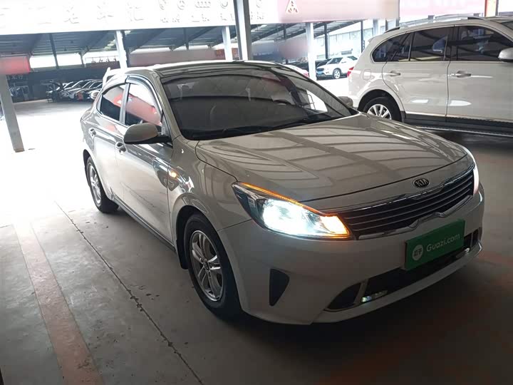 Фото 4 - Kia Forte