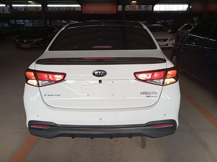 Фото 6 - Kia Forte