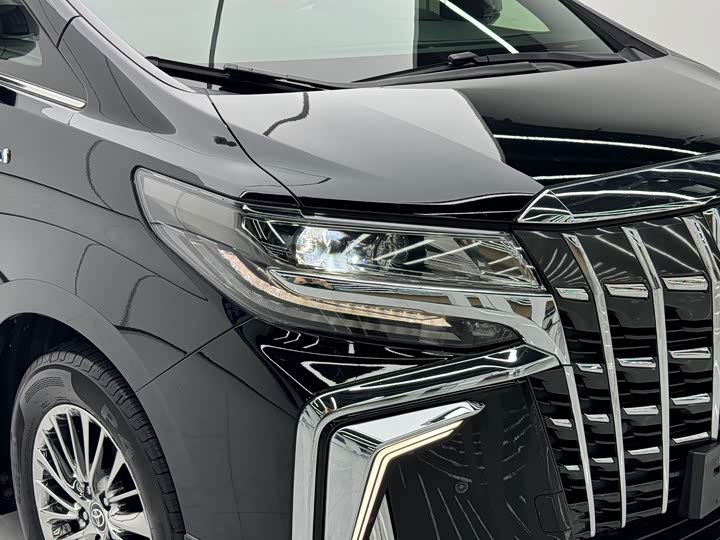 Фото 4 - Toyota Alphard