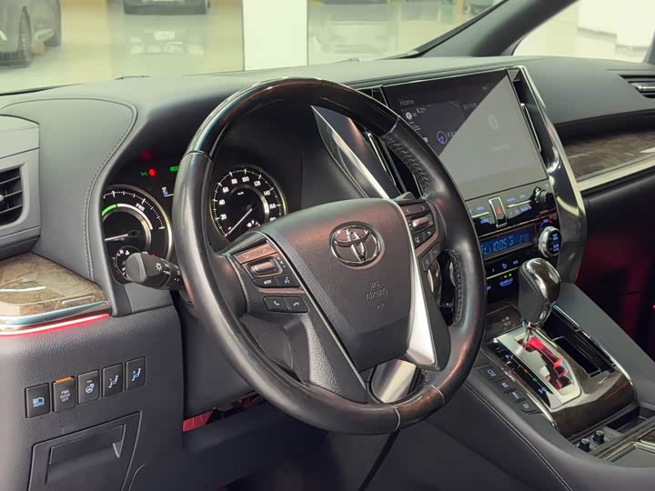 Фото 6 - Toyota Alphard