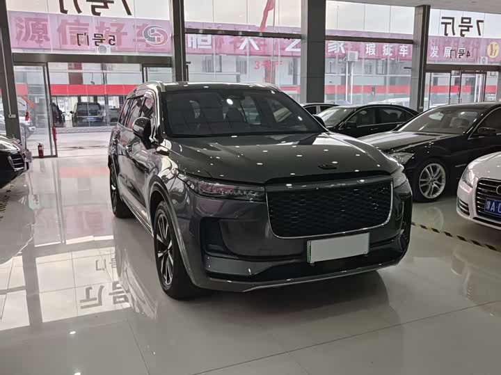 Фото 2 - LiXiang One