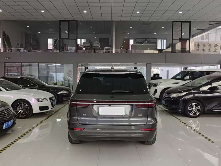 Фото 4 - LiXiang One