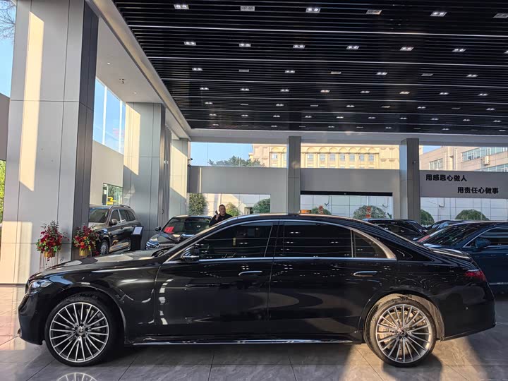 Фото 4 - Mercedes-Benz S-Class