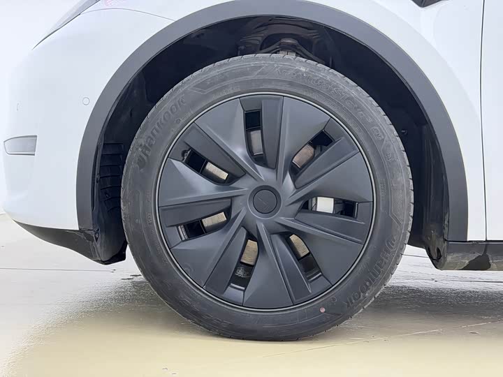 Фото 8 - Tesla Model Y