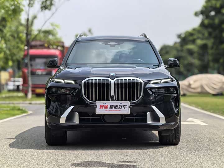 Фото 2 - BMW X7