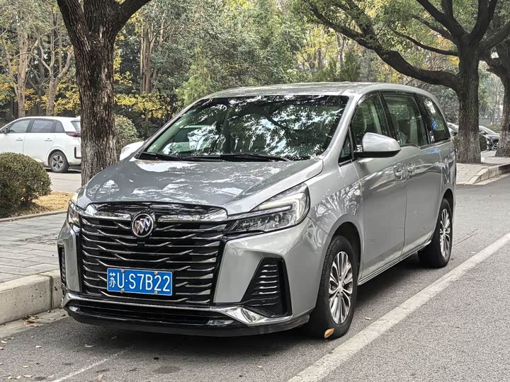 Фото 1 - Buick GL8 ES