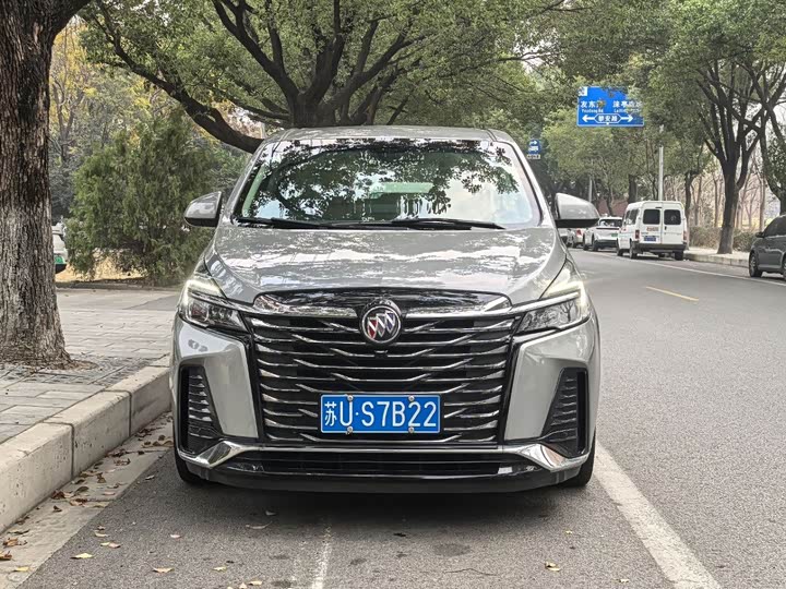 Фото 2 - Buick GL8 ES