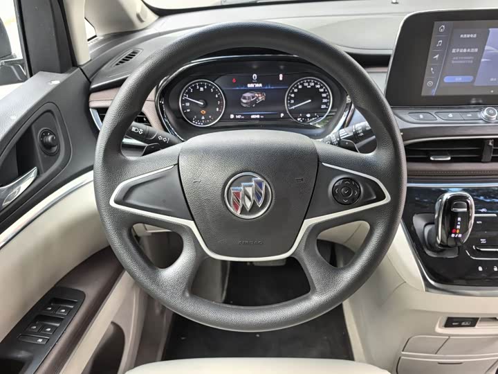 Фото 6 - Buick GL8 ES