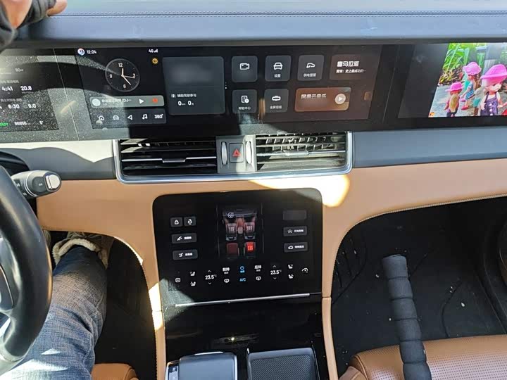 Фото 6 - LiXiang One