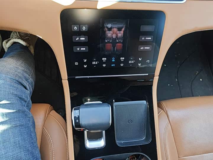 Фото 7 - LiXiang One