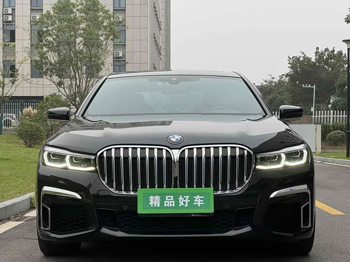 Фото 3 - BMW 7 Series