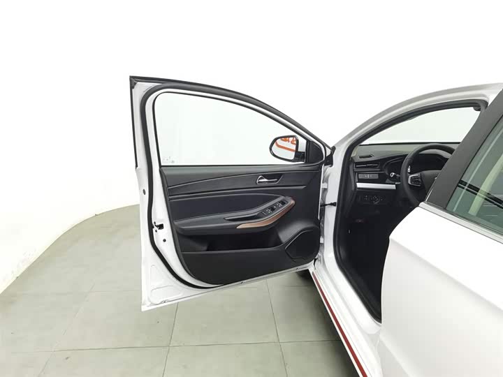 Фото 8 - Chery Omoda S5 (Arrizo 5 Plus)