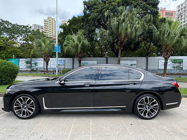 Фото 7 - BMW 7 Series