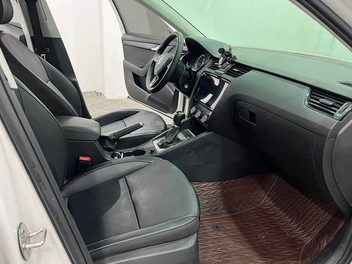 Фото 4 - Skoda Octavia Pro