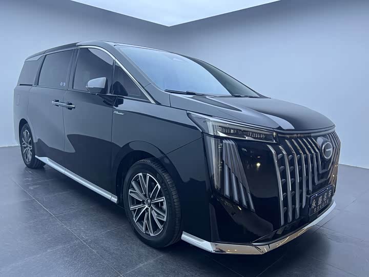 Фото 3 - GAC Trumpchi M8