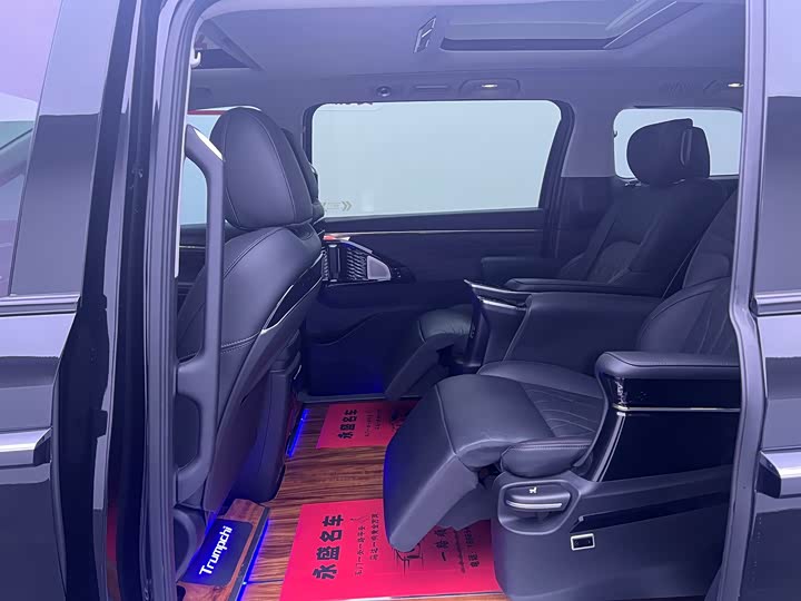 Фото 9 - GAC Trumpchi M8