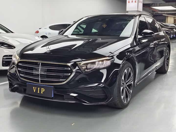 Фото 1 - Mercedes-Benz E-Class