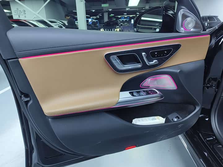 Фото 5 - Mercedes-Benz E-Class