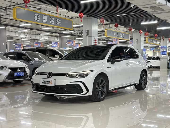 Фото 1 - Volkswagen Golf