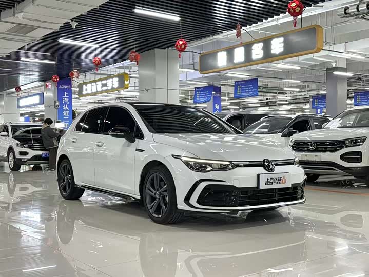 Фото 2 - Volkswagen Golf