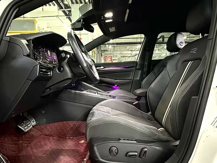 Фото 7 - Volkswagen Golf