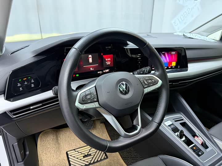 Фото 7 - Volkswagen Golf