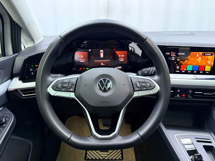 Фото 8 - Volkswagen Golf